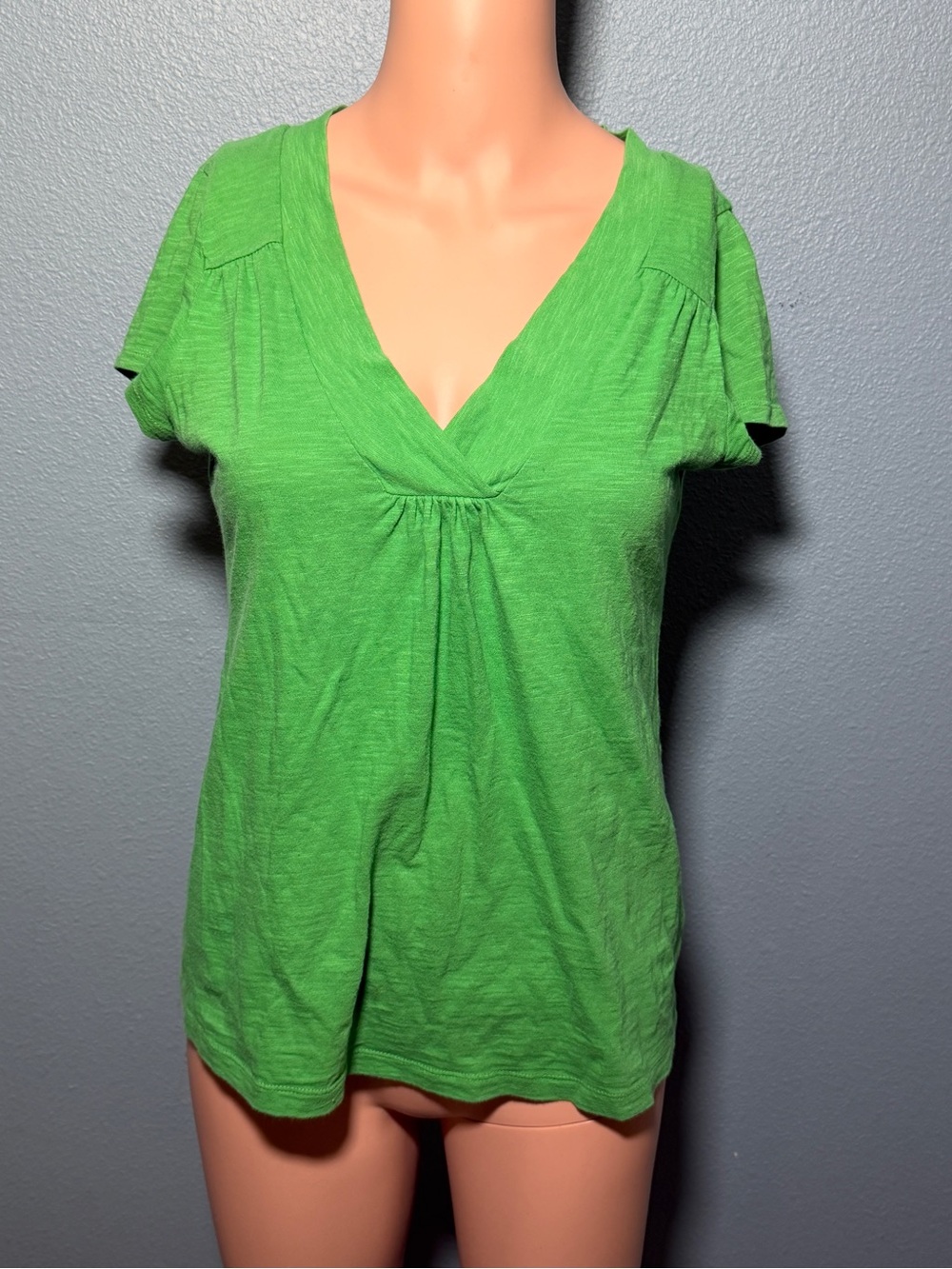 Banana Republic Bright Green V-Neck Short Sleeve Top